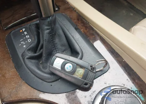 2007 BMW 525I из США, поврежденный, VIN WBANE535X7CY07191